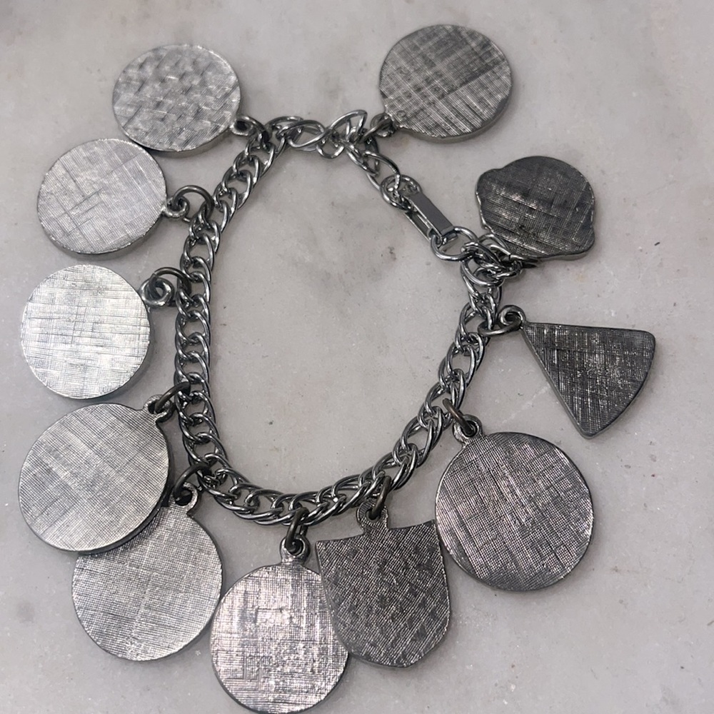 NASA Apollo Missions VII-XVII Large Charms Bracelet - Picture 7 of 7